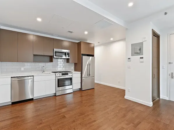 27-17 42nd Rd #7H, Long Island City, NY 11101