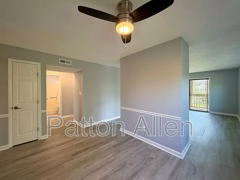 2406 Abbey Cir — Photo 8