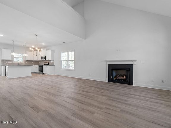 2nd image of 1021 Ivory Lane