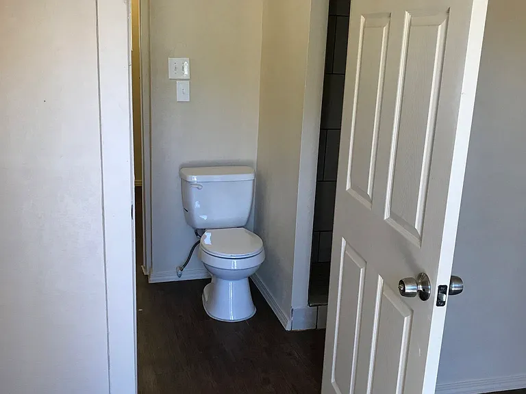 5385 W Mission Ave — Photo 23