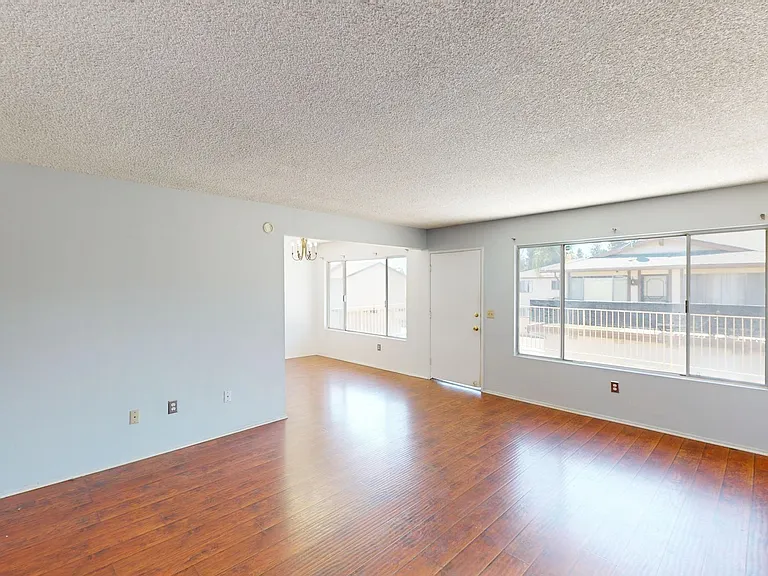 2314 E Ball Rd — Photo 10