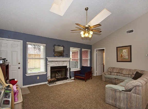 5th image of 2517 Dartmouth Ct