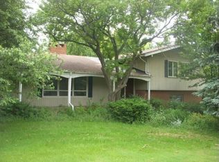 1368 Graham Rd, Stow, OH 44224