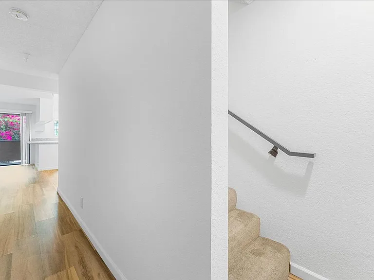 144 N Michigan Ave #6 — Photo 8