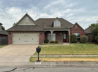 2409 S 13th St, Broken Arrow, OK 74012
