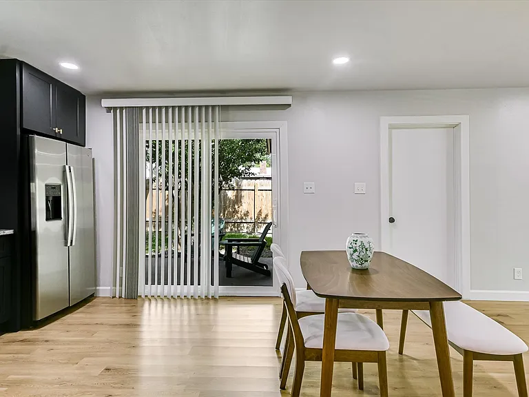 511 Arbor Ln — Photo 41