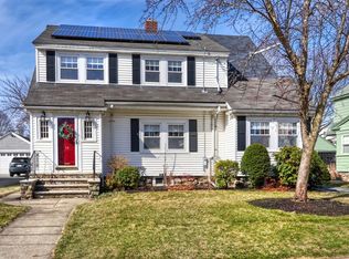 28 Lovell Rd, Melrose, MA 02176
