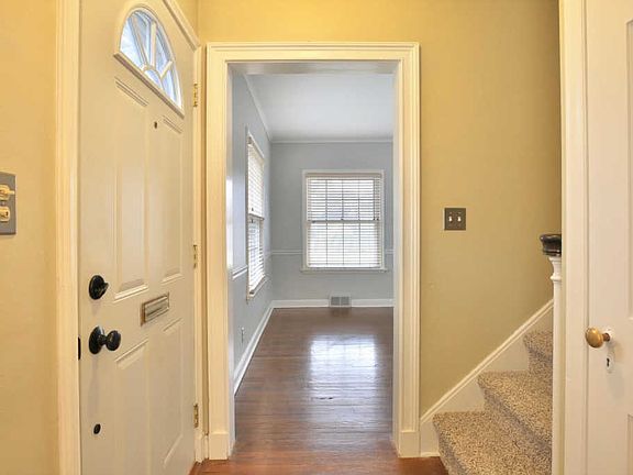 4th image of 242 E Schreyer Pl