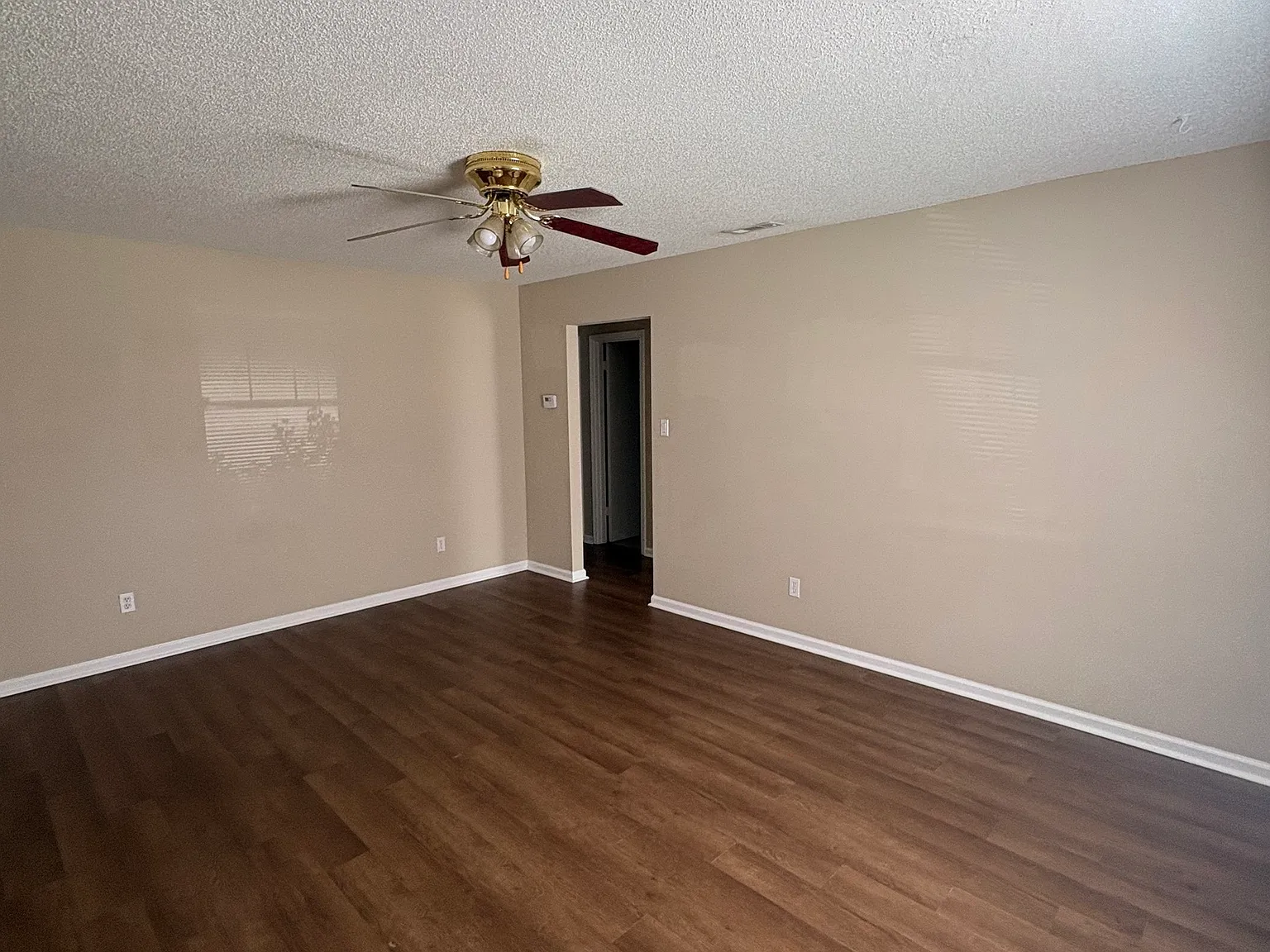 3 bed, 1.5 bath, 1067 sqft, $1,600 — Photo 3
