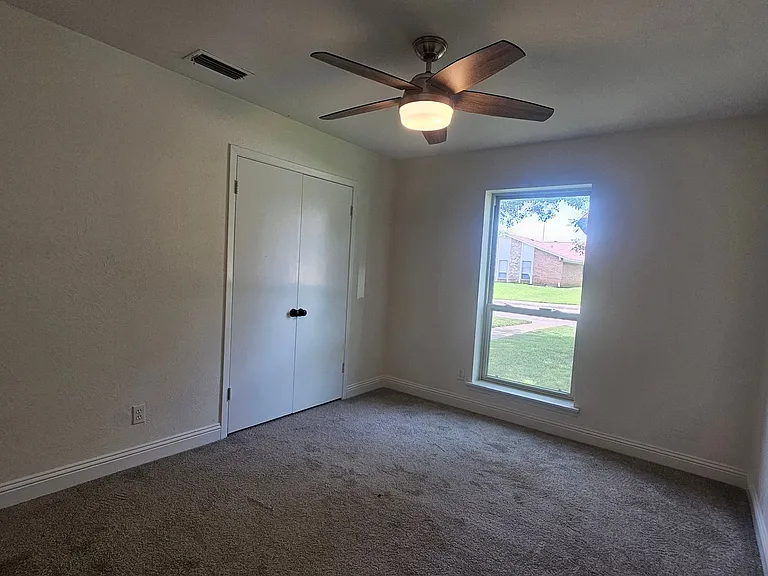 1619 Glenhill Ln — Photo 24