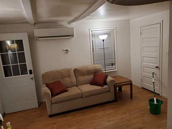 2nd image of 324 2nd St #1/2