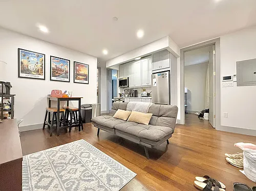 412 Suydam St #2R Photo 1