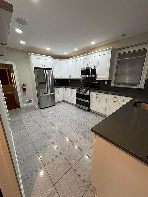 1st image of 159 Bellevue Ave Floor 1