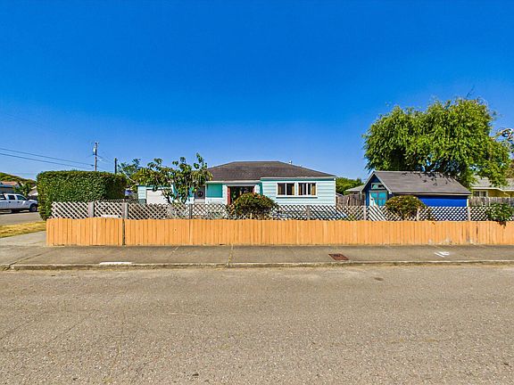 3rd image of 2158 A St