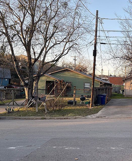 1st image of 2600 Oaklawn Ave