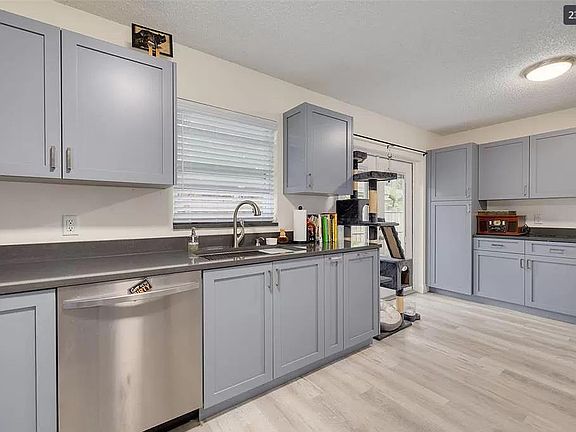 5th image of 14701 Sunset St APT A