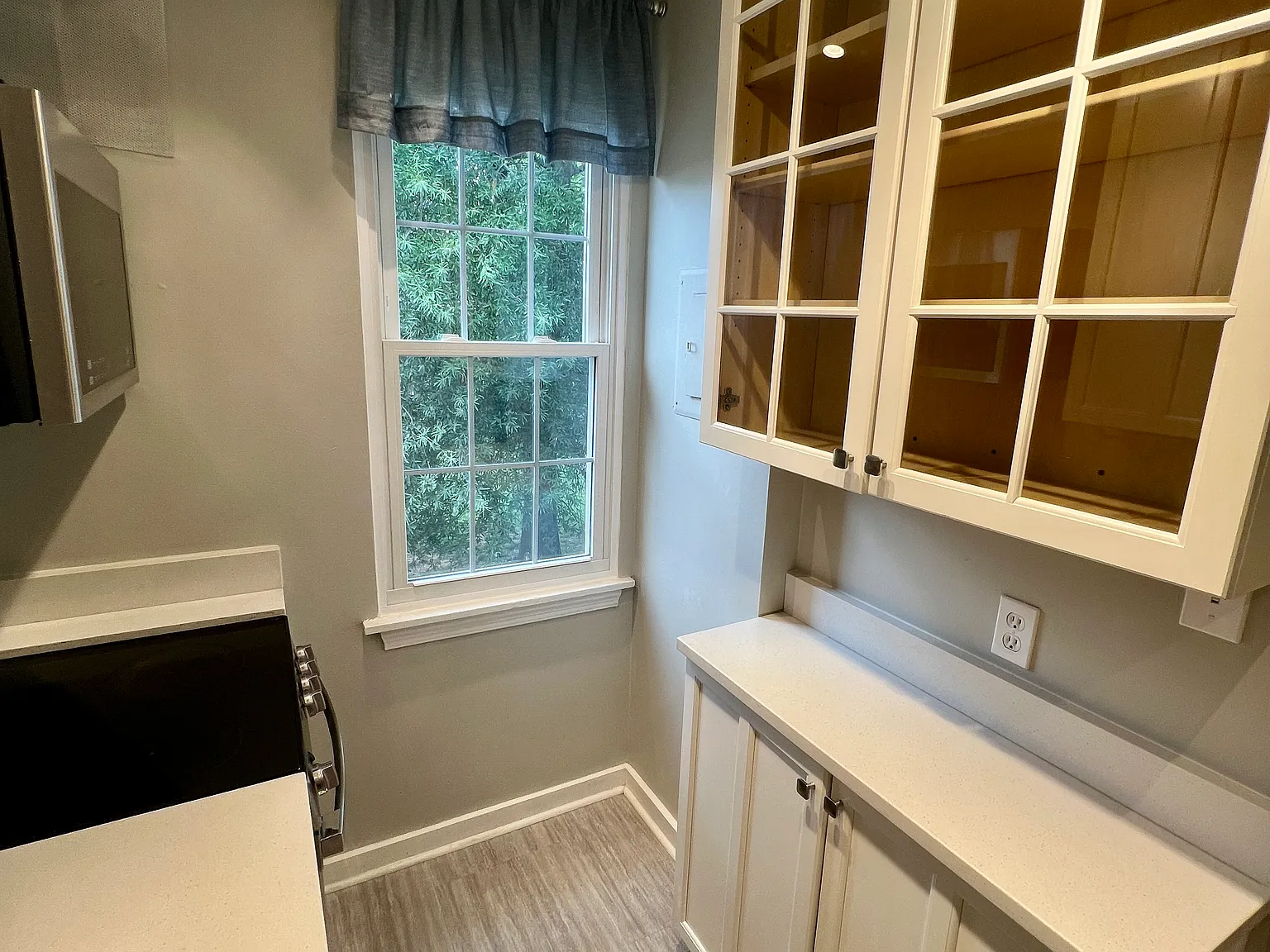 2 bed, 700 sqft, $2,299 — Photo 4