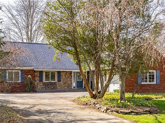 2nd image of 399 Salt Rd