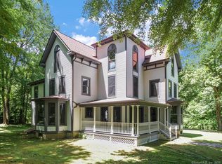 87 Chapman Dr, Glastonbury, CT 06033