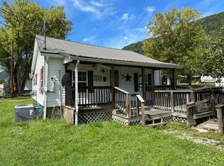 7 E 21st St S, Big Stone Gap, VA 24219