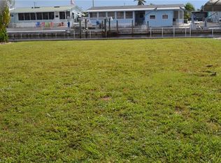 3038 Skipper Ln, Saint James City, FL 33956