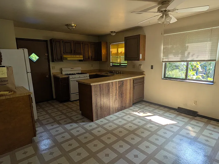 4830 W Edgerton Ave — Photo 4