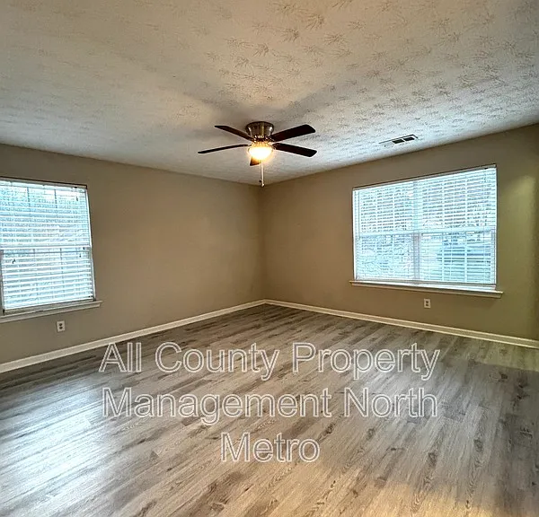 289 Silver Ridge Dr — Photo 3