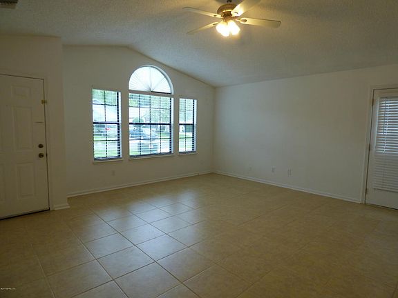 5th image of 1851 Manitoba Ct N