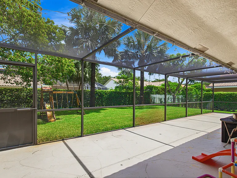 10027 NW 56th Ct — Photo 41