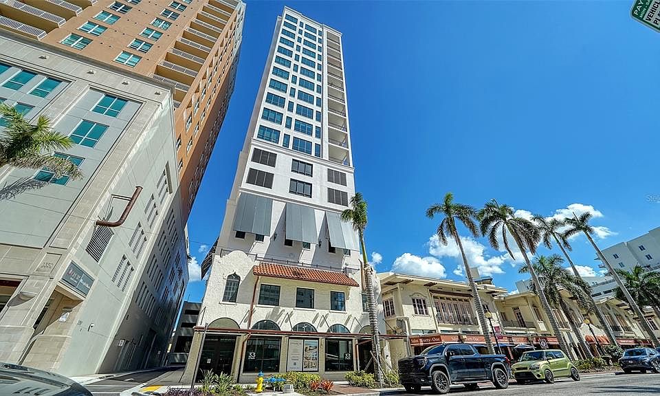 1st image of 33 S Palm Ave #904