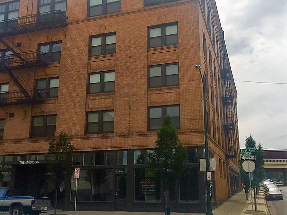 2nd image of 1029 W 1st Ave APT 207