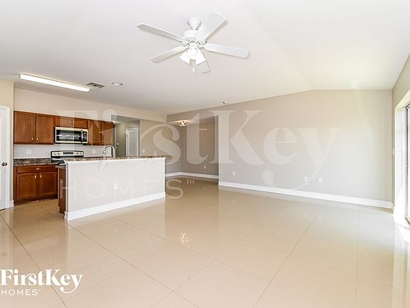4th image of 601 NW 17th Ave