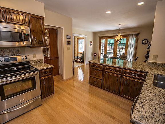 4th image of 5314 Oaklawn Dr