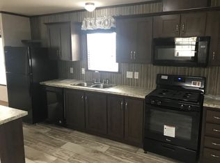 45533 Carousel Dr W, Macomb, MI 48044