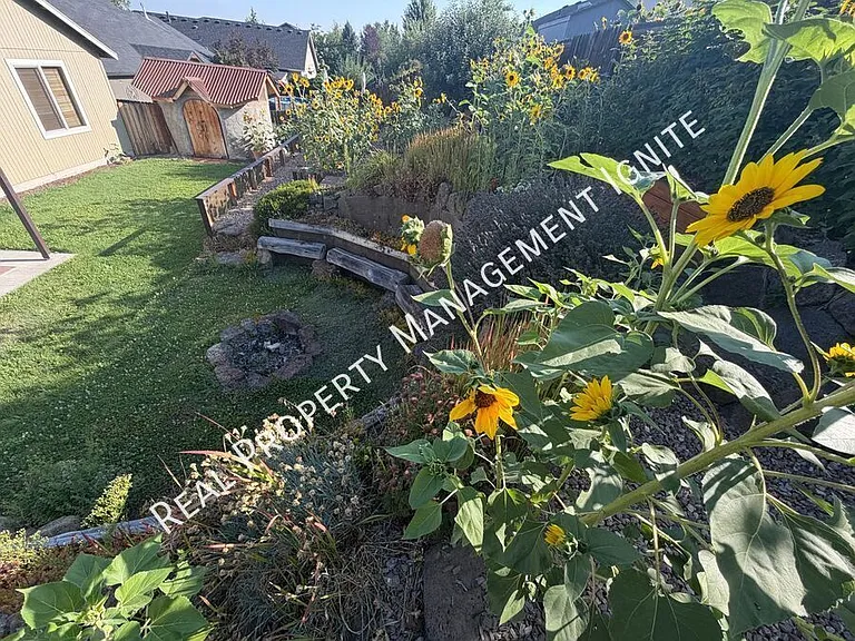 332 SW Antler Ridge Ct — Photo 17
