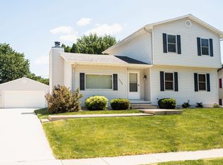 1404 N Jefferson Ave, Dixon, IL 61021