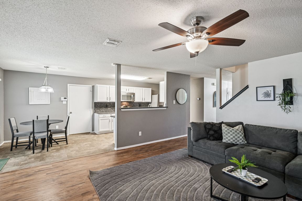 Eastwood Dr-0306-008.jpg