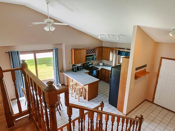 3rd image of 5701 Blue Jay Ct