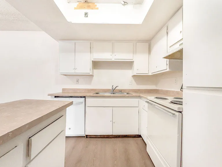 5309 W Cheyenne Ave — Photo 11