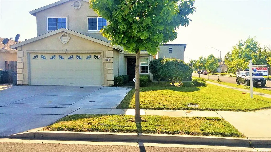 1813 Silverglen Ave photo 1