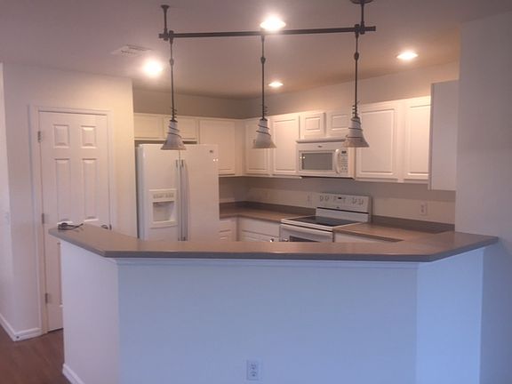 4th image of 2546 Hassonite St
