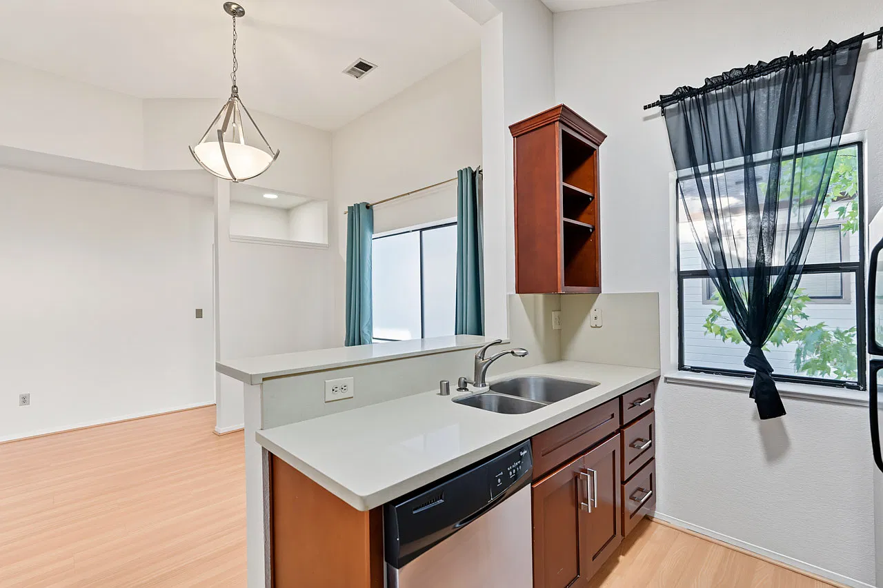1540 Meadow Ridge Cir — Photo 3