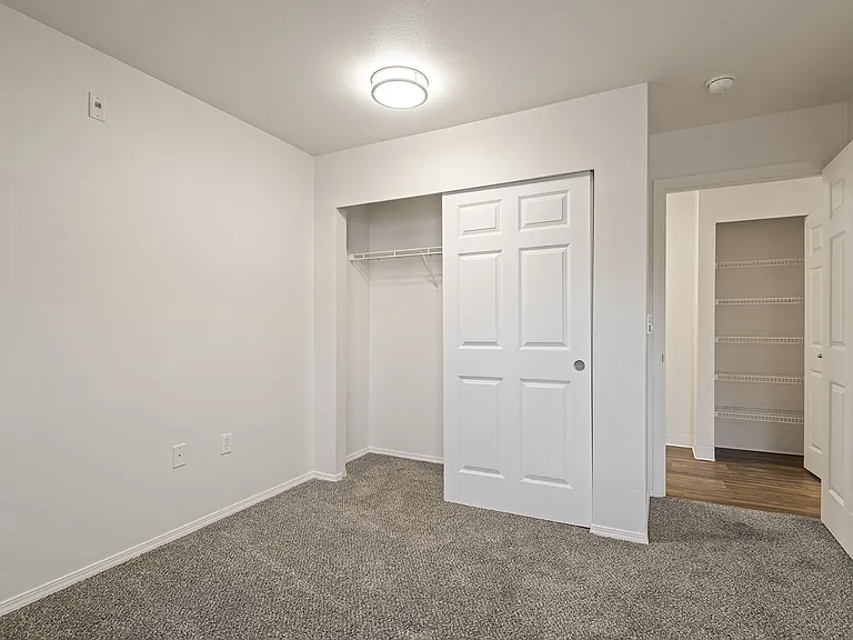 Valley Springs Apartments — Photo 28