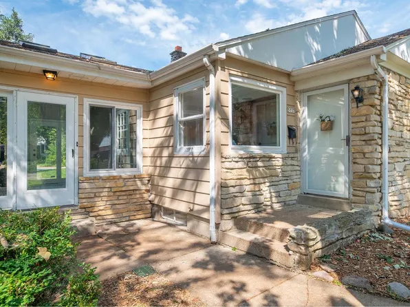 5737 N Sievers PLACE, Glendale, WI 53209