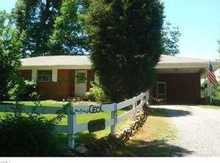 1833 Groom Rd, Sophia, NC 27350