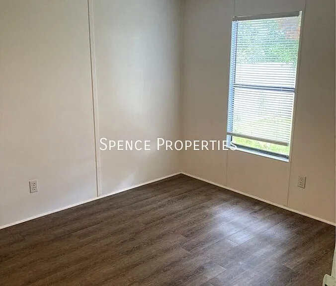 1726 Eagle Bay Ln — Photo 3