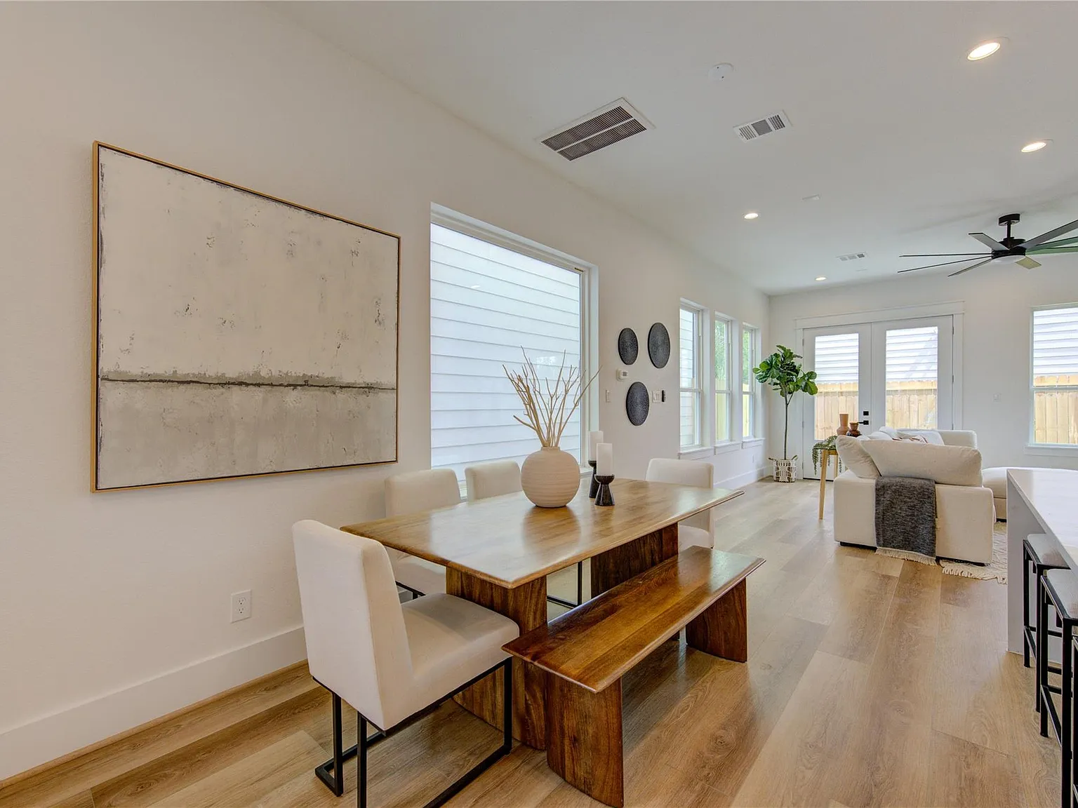 3 bed, 3.5 bath, 2169 sqft, $3,150 — Photo 4