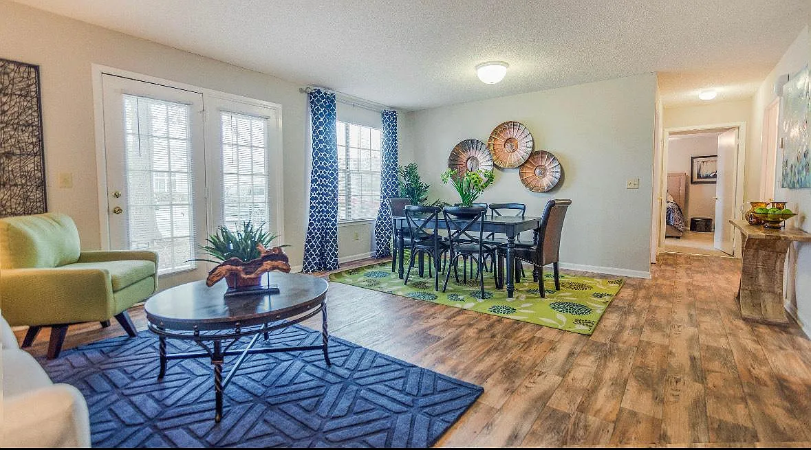 Northfield Commons Apartments — Photo 4