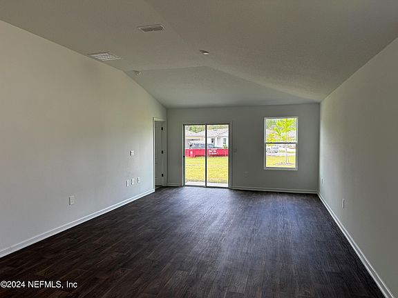 5th image of 2260 SPIDER LILY Lane