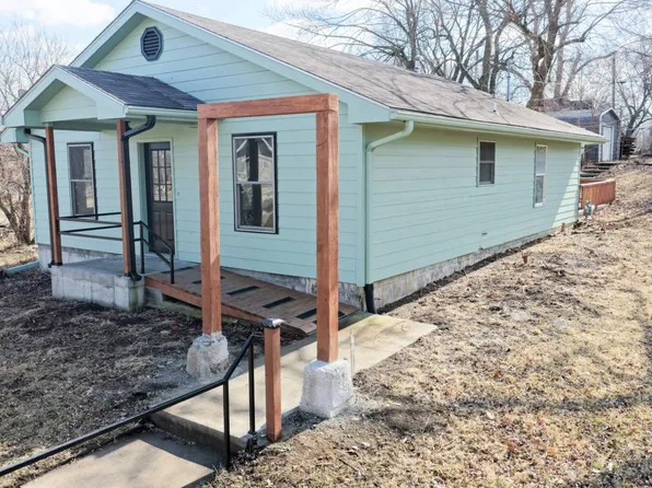 343 E 11th St, Horton, KS 66439